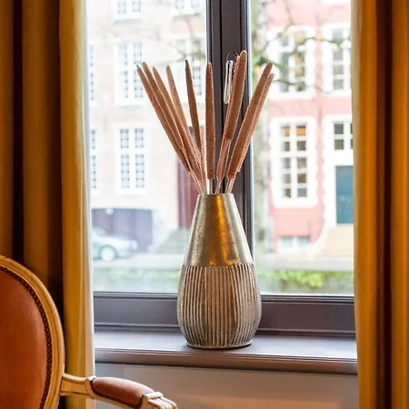Canal Hotel 4*